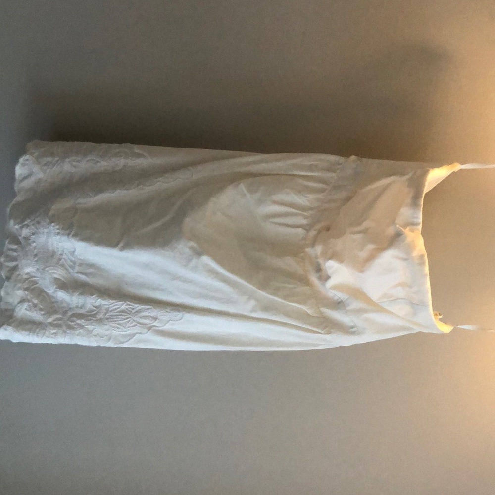 White strapless dress